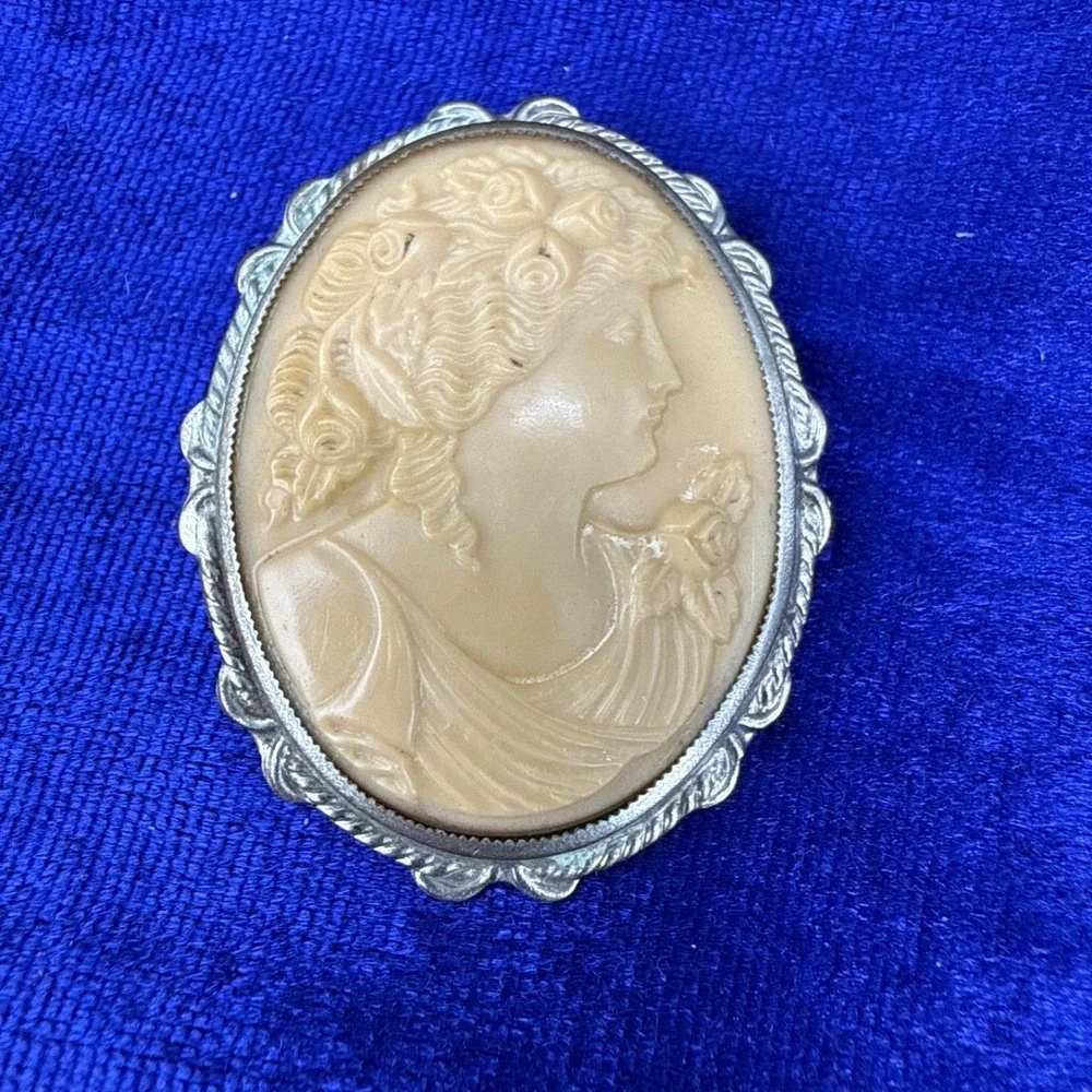 Vintage Cameo Brooch Silver Tone Molded Celluloid Lightweight